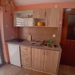 Red 4 * Требинье