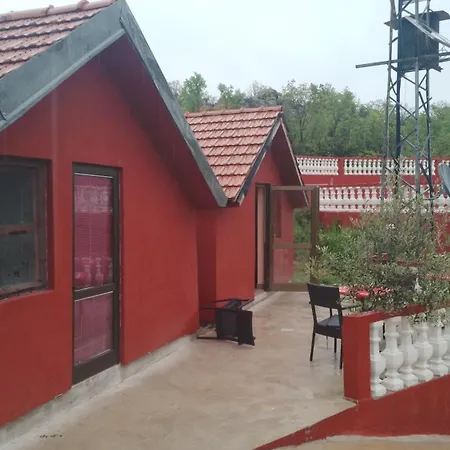 Apartment Red 4