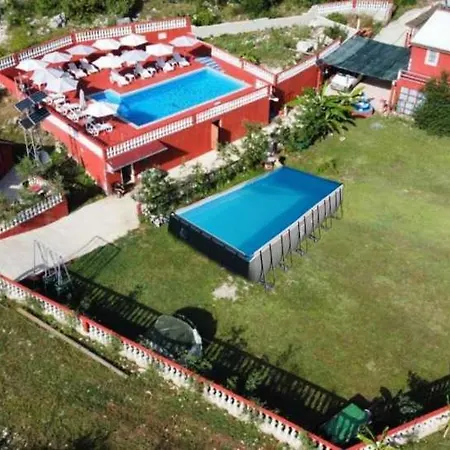 Red 4 * Trebinje