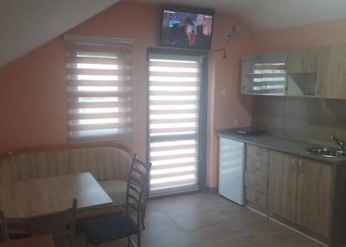 شقة Red 4 تريبينيي